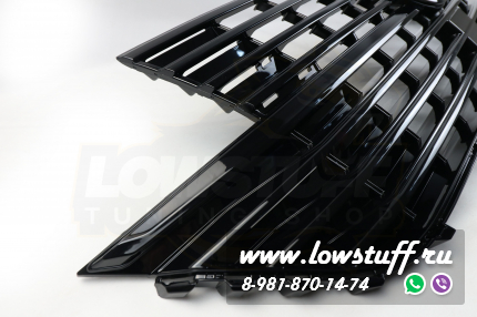 VW T6.1 Transporter, Caravelle, Multivan Решетка радиатора черная глянцевая тюнинг LOWSTUFF RGVWT61GLBLKWB