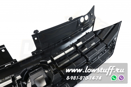 VW Jetta 7 2018-2021 решетка радиатора стандартная хром с черным с отверстием под значок LOWSTUFF RGVWJ7STGLBLKWBCHS