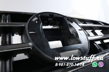 VW Jetta 7 2018-2021 решетка радиатора стандартная хром с черным с отверстием под значок LOWSTUFF RGVWJ7STGLBLKWBCHS